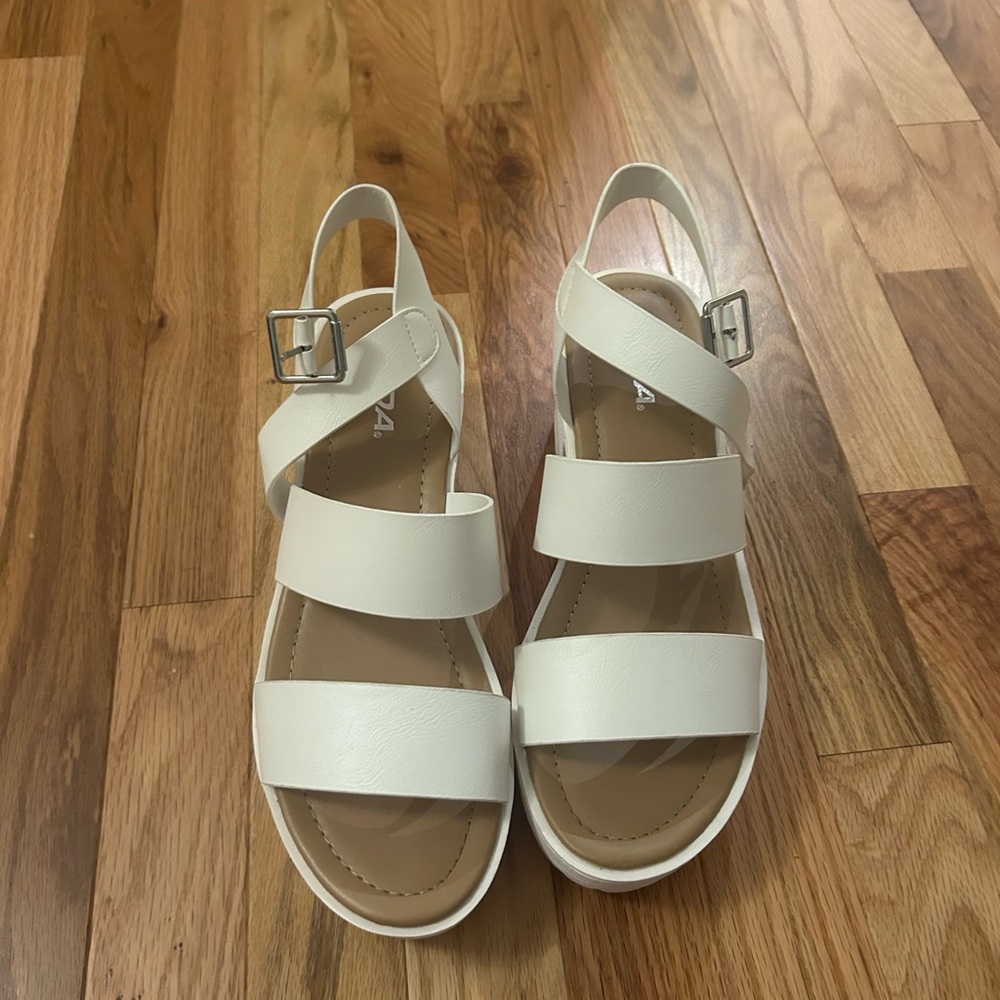 White Open Toe Two Bands Fashion Block Heel Sandals with Adjustable Ankle Strap